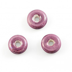 Porselein donut kraal roze met parelmoerglans